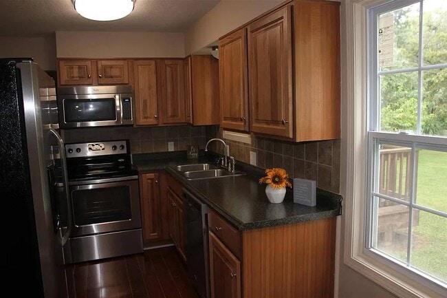 232 E Spruce St