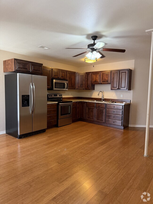 Building Photo - 12 S Idaho St Unit 10 S Idaho Rental