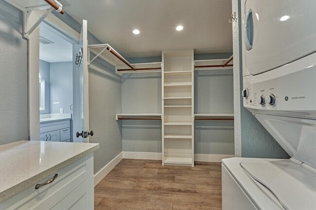 Photo - 711 Granberry St