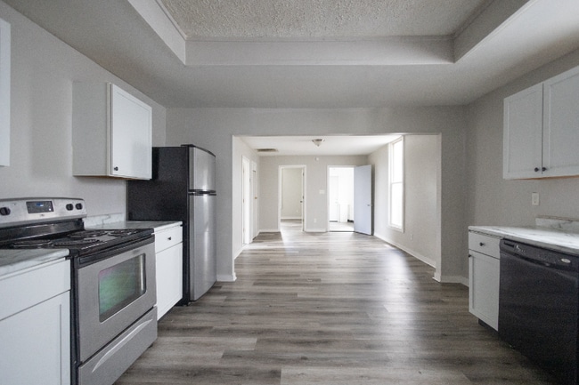 Photo - 2028 Lexington Ave