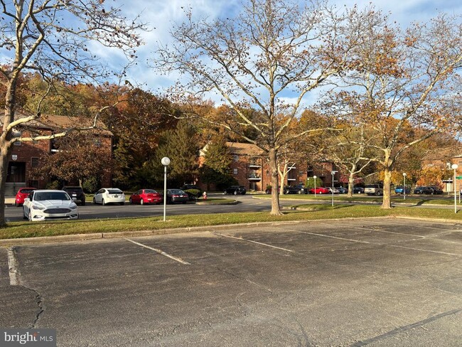 Building Photo - 9 DOVER HALL