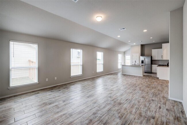 Photo - 120 Lyndon Dr