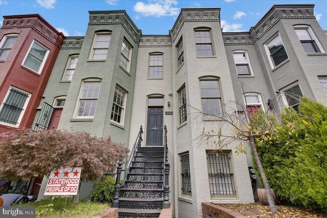 Photo - 612 C St NE Apartment Unit 1