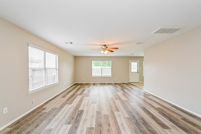 Photo - 4435 Sprangletop Ave