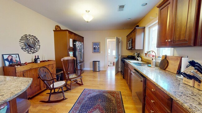 Photo - 27 Melrose St Unit 2