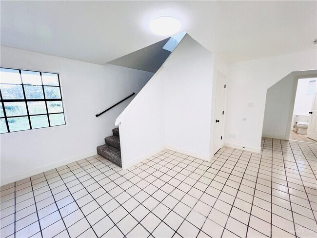 1905 Tierra Linda Cir W