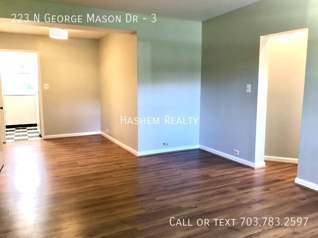 Photo - 223 N George Mason Dr