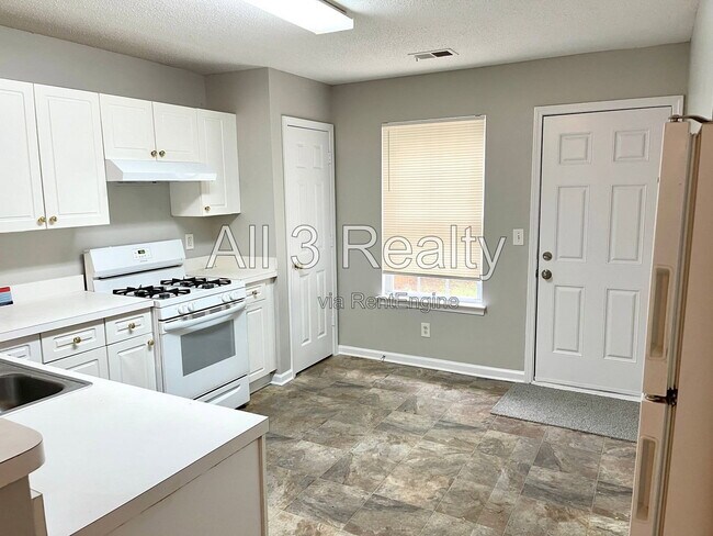 233 Coral Cir