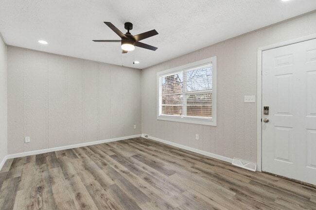 Photo - 2902 W Scott St