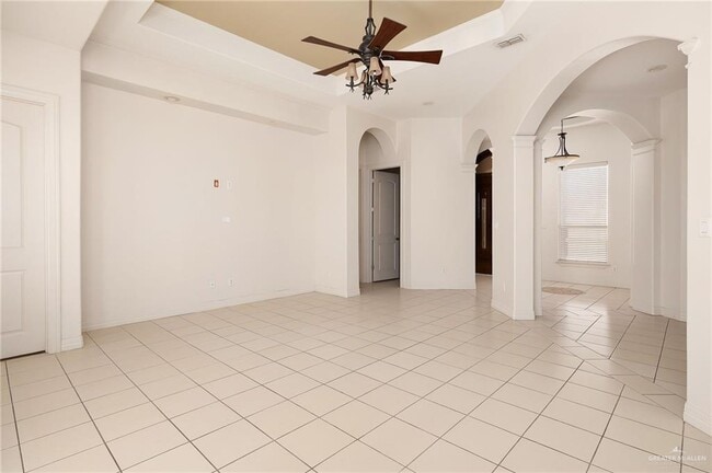 Photo - 12 Hackberry Ave