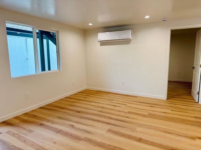 Photo - 2922 8th Ave Unidad 2924 1/2 8th Ave