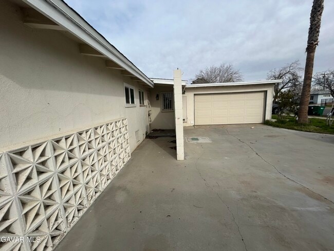 Building Photo - 44021 E 3rd St