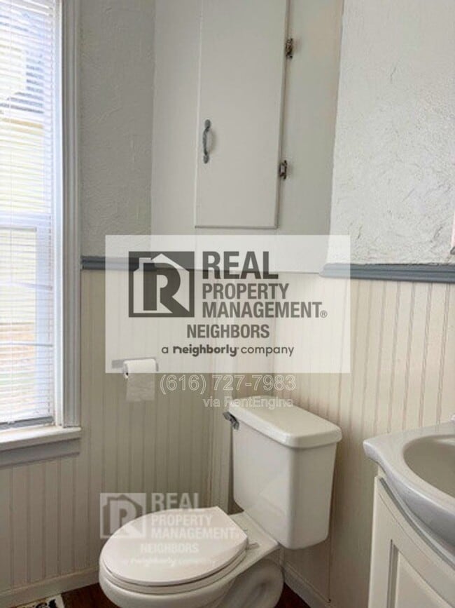 Photo - 88 E 18th St