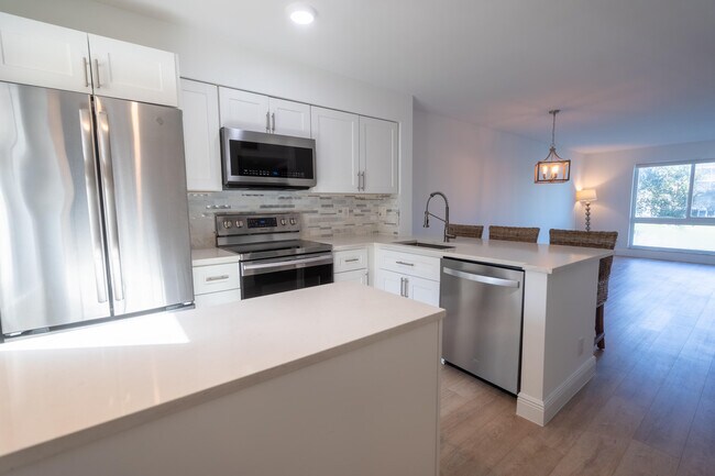 Photo - 2108 S Cypress Bend Dr Unit 210