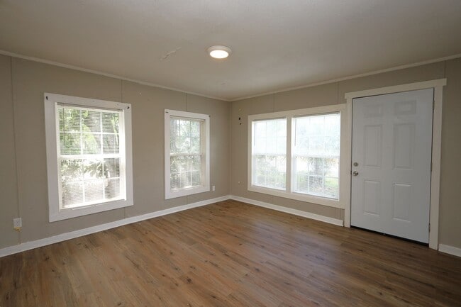 Building Photo - 522 Green St