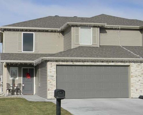 Photo - Newer 3-Bed Townhome in NW Columbus, attached double car garage and private back yard!