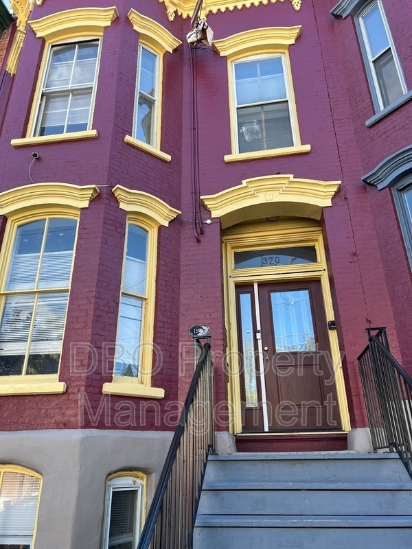 Building Photo - 370 Clinton Ave Rental