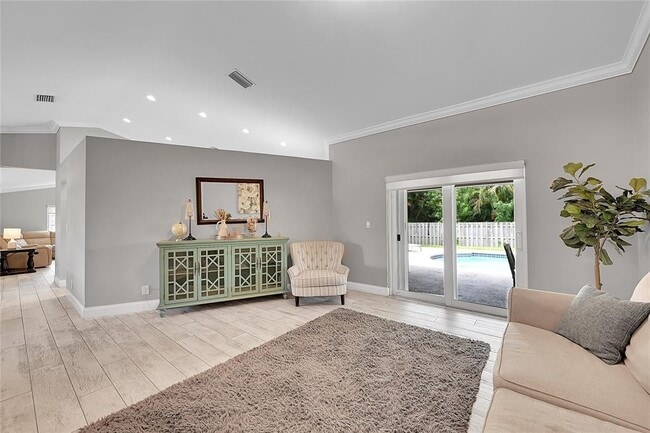 Photo - 9841 SW 1st St