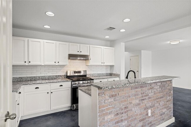 15105 Verela Dr