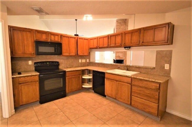 Photo - 2314 Crooked Ln