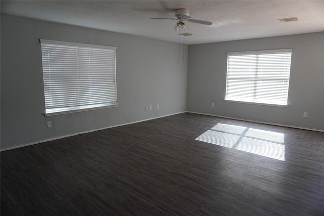 Photo - 4727 Live Meadow Ln