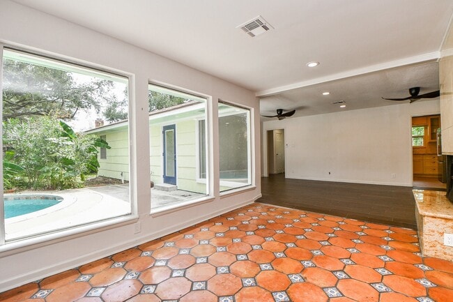 Photo - 5015 Grape St