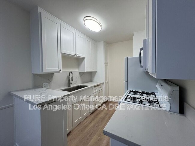 Building Photo - 4421 Murietta Ave Rental