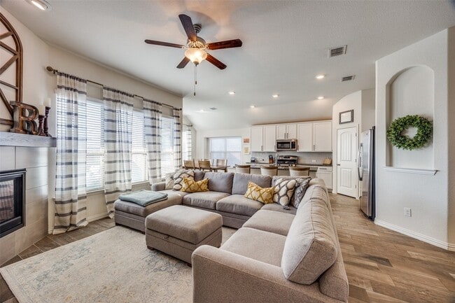 Photo - 4533 Hemingway Ave