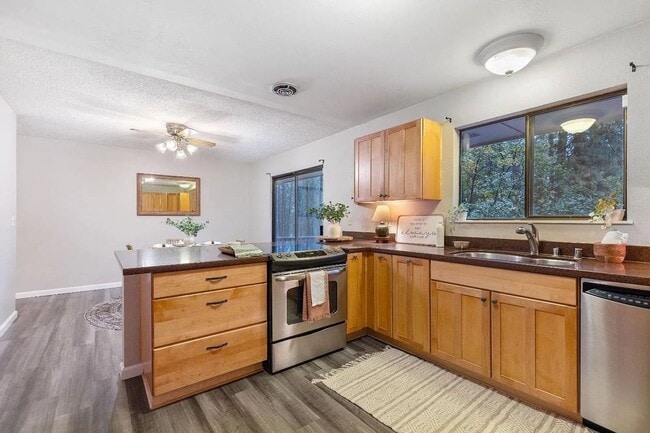 Photo - 358 Alpine Dr