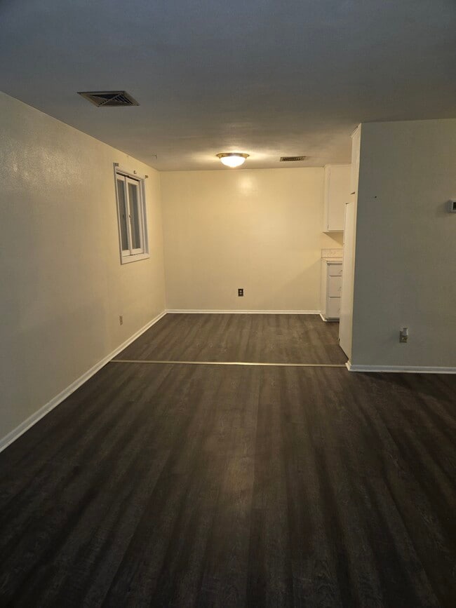 Photo - 513 N Oak Ave Unit 2 Bedroom Duplex Upper