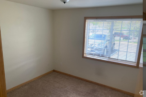 Building Photo - 237 W Kellogg Rd Rental