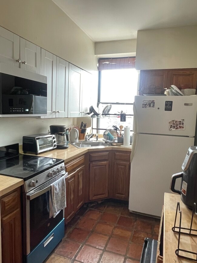 Photo - 31 Fort Ave Unit 2