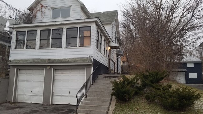 Building Photo - 807 Hawley Ave Unit Apt. 1
