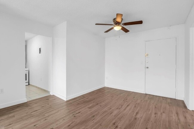 Photo - 4801 NW 7th St Unidad 50316