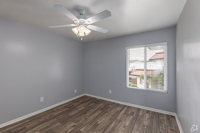1BR, 1BA - 729SF - Bedroom