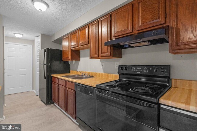 Photo - 12415 Hickory Tree Way Unit M
