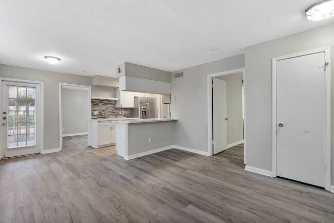 Photo - 2750 Holly Hall St
