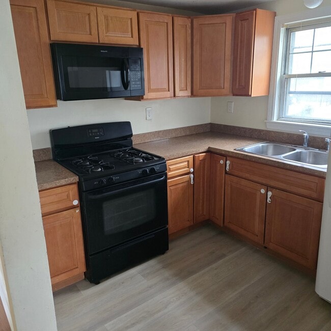 Photo - 155 Glenwood Ave Unit 2