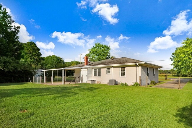 Photo - RENOVATED 2 BR, 1.5 BA W/ DETACHED GARAGE/ STORAGE - PIKEVILLE SCHOOLS