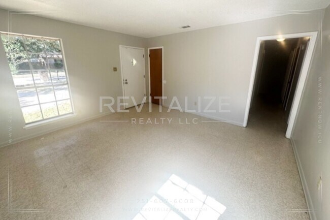 Photo - Spacious 3BD/2BA House Close to Schools!