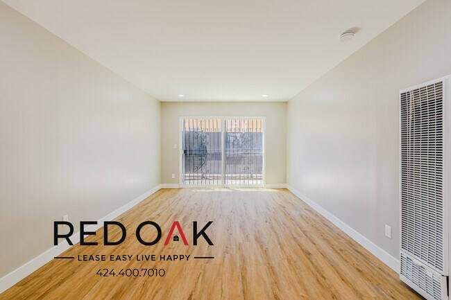 Photo - 921 W 82nd St Unit 2