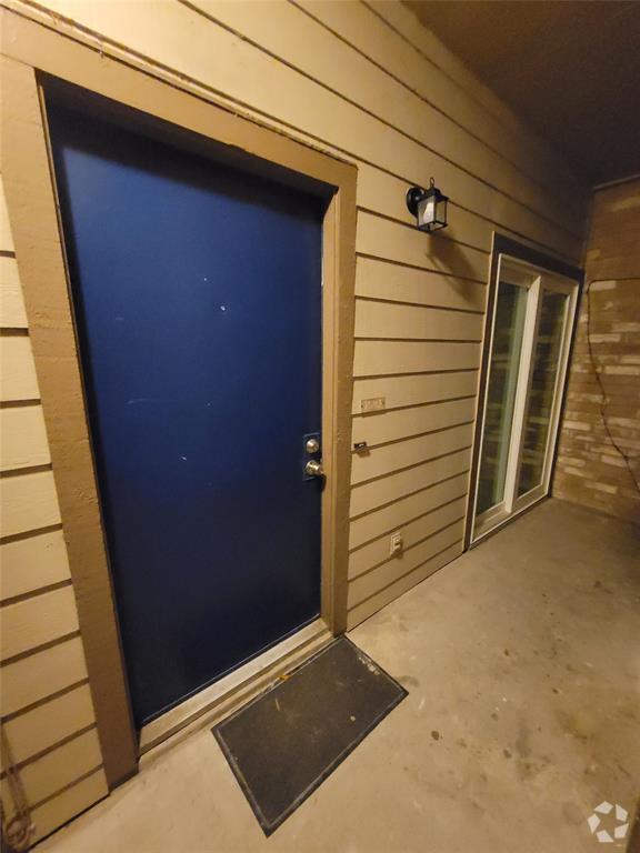 Building Photo - 7093 N Holiday Dr Rental