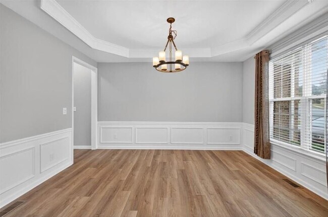 Photo - 740 Mayfair Ct