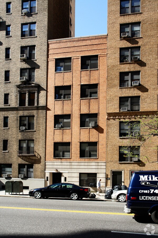 Photo - Furnished Quarters at 142 West 86th Street