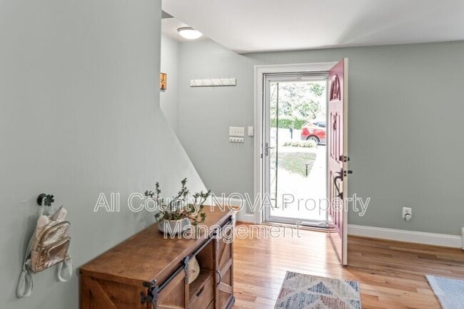 Photo - 7312 Poplar Ct