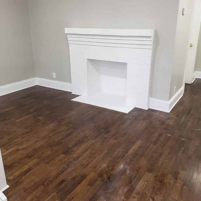 Photo - AVAILABLE TO SHOW!