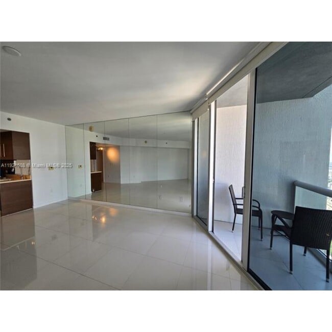 Photo - 475 Brickell Ave