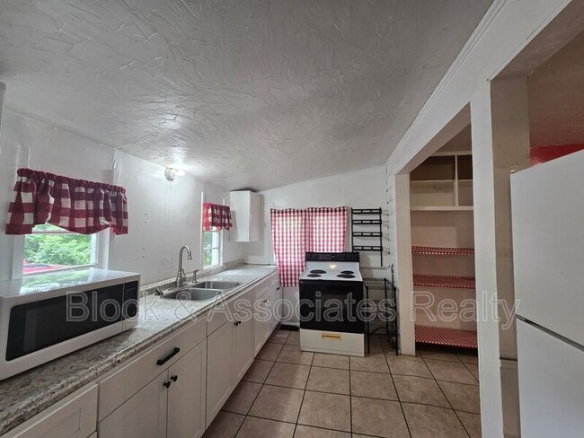 Photo - 3107 Archdale Rd