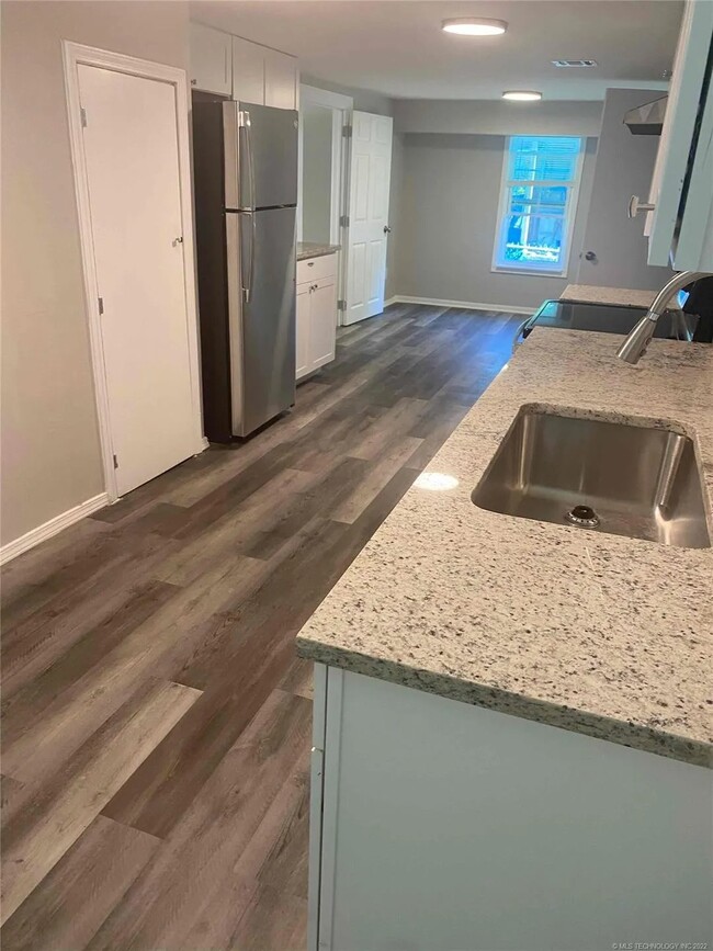 Photo - 1047 N Louisville Ave