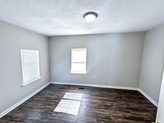 Photo - 430 Center St